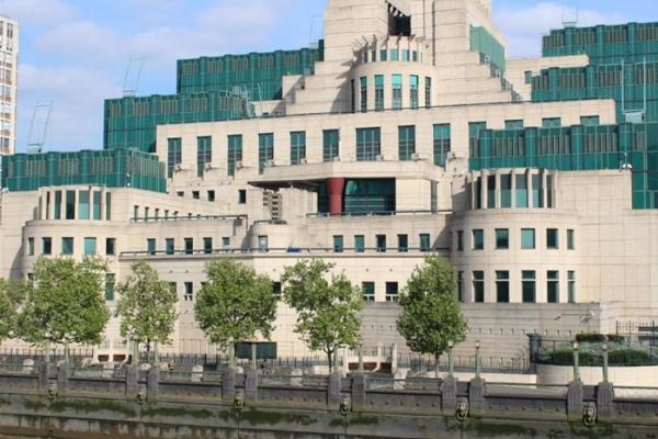 伦敦詹姆斯邦德007徒步之旅