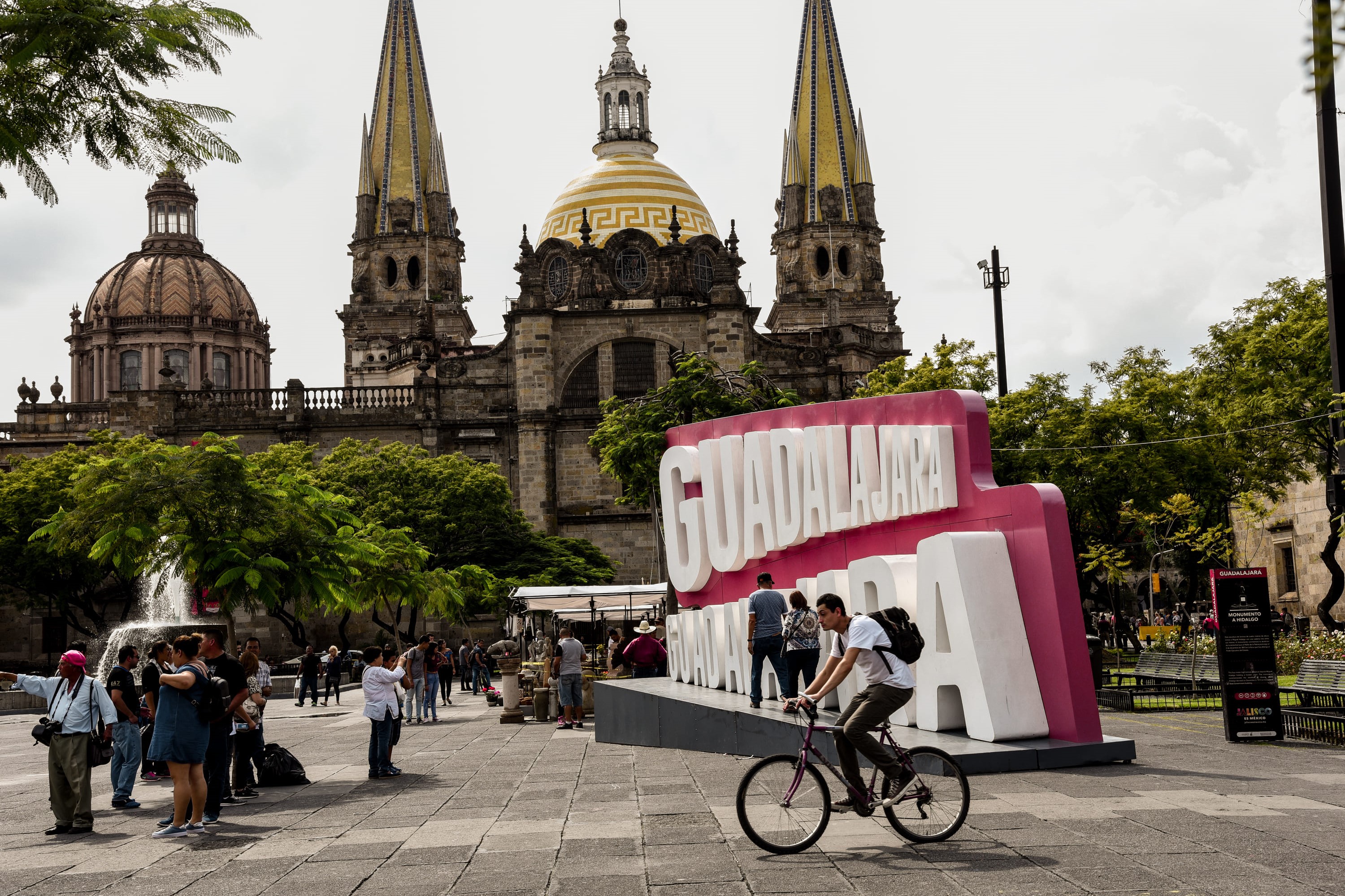 瓜达拉哈拉城市导览和特拉克帕克魔幻小镇之旅