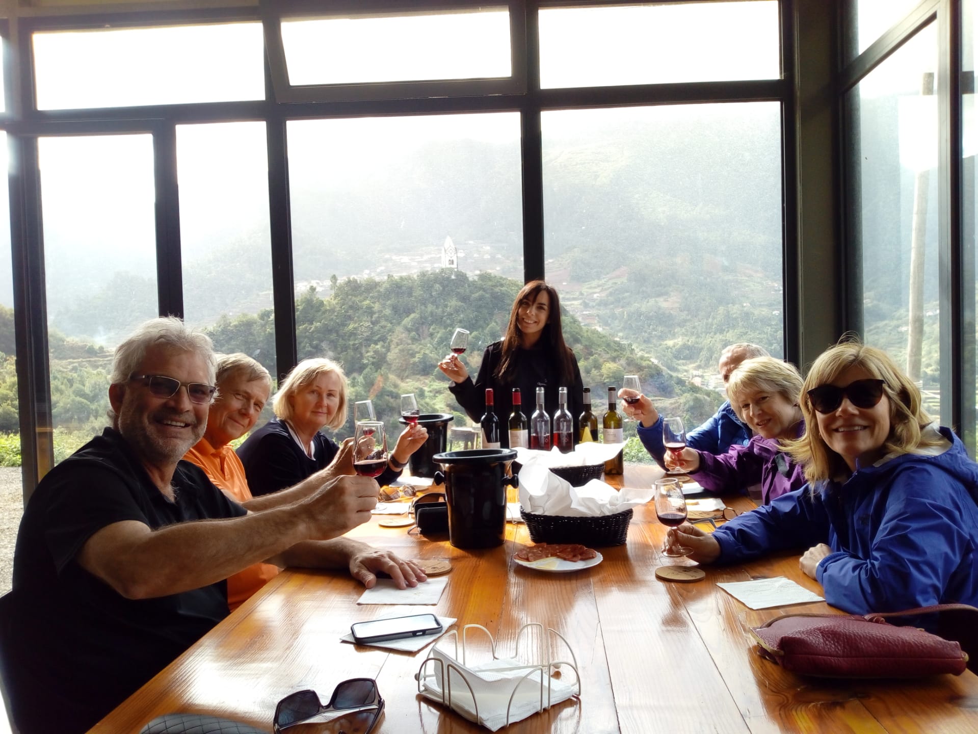 马德拉品酒 & 葡萄园 & 天空步道之旅