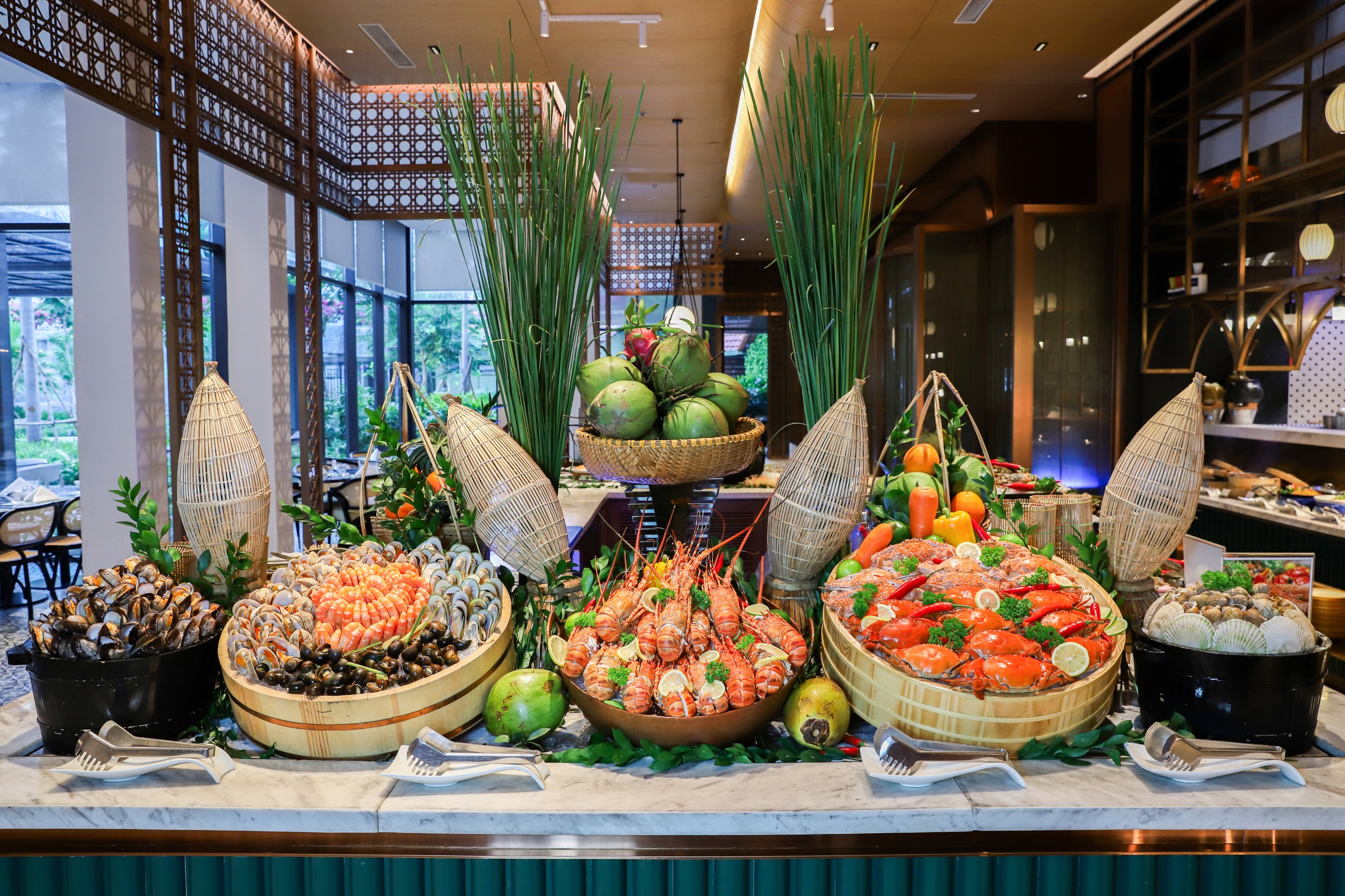 西贡乐天酒店海鲜自助餐体验