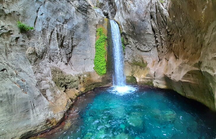 阿拉尼亚萨帕德雷峡谷敞篷巴士之旅