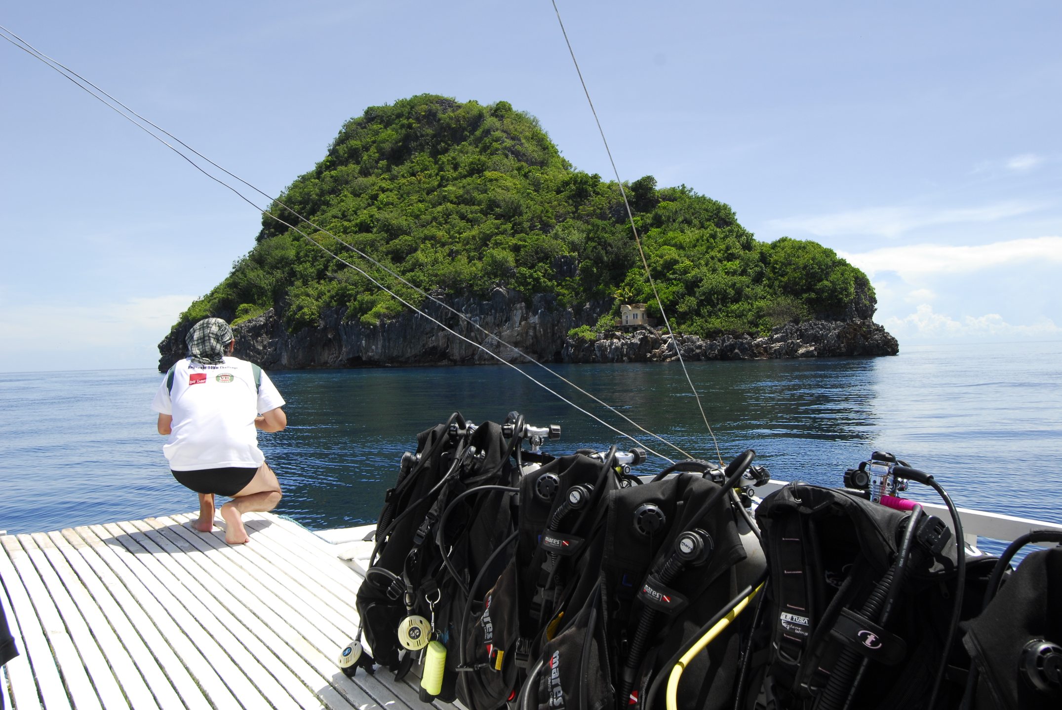 Monad & Gato岛潜水一日游（PADI五星级潜水中心）