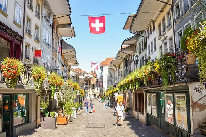 伯尔尼高地 & 图恩湖游船一日游