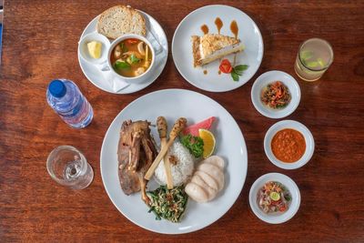 乌布 / 金巴兰 / 努沙杜瓦炸鸭（Bebek Bengil）美食体验