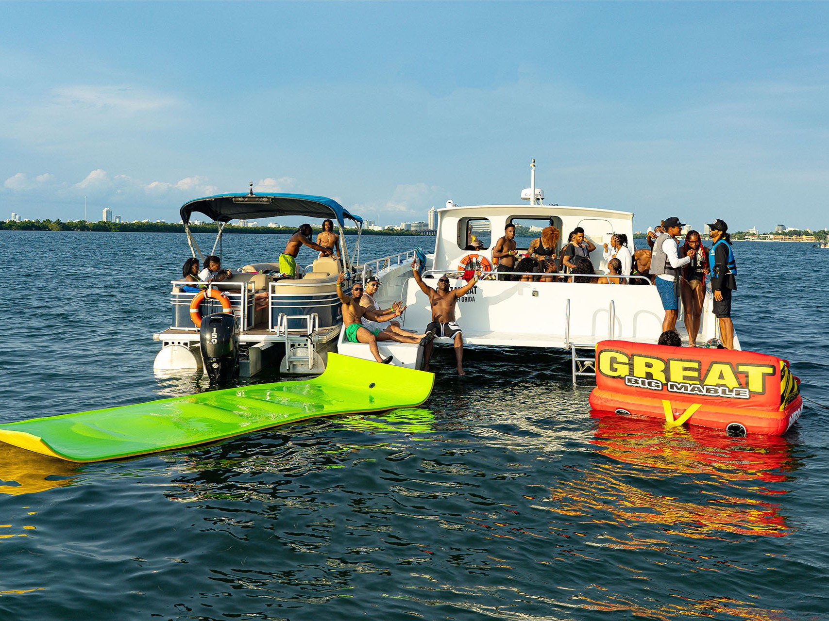 迈阿密终极水上活动体验（包含饮品 & 摩托艇）