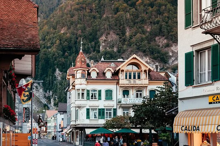 因特拉肯城市私人徒步之旅