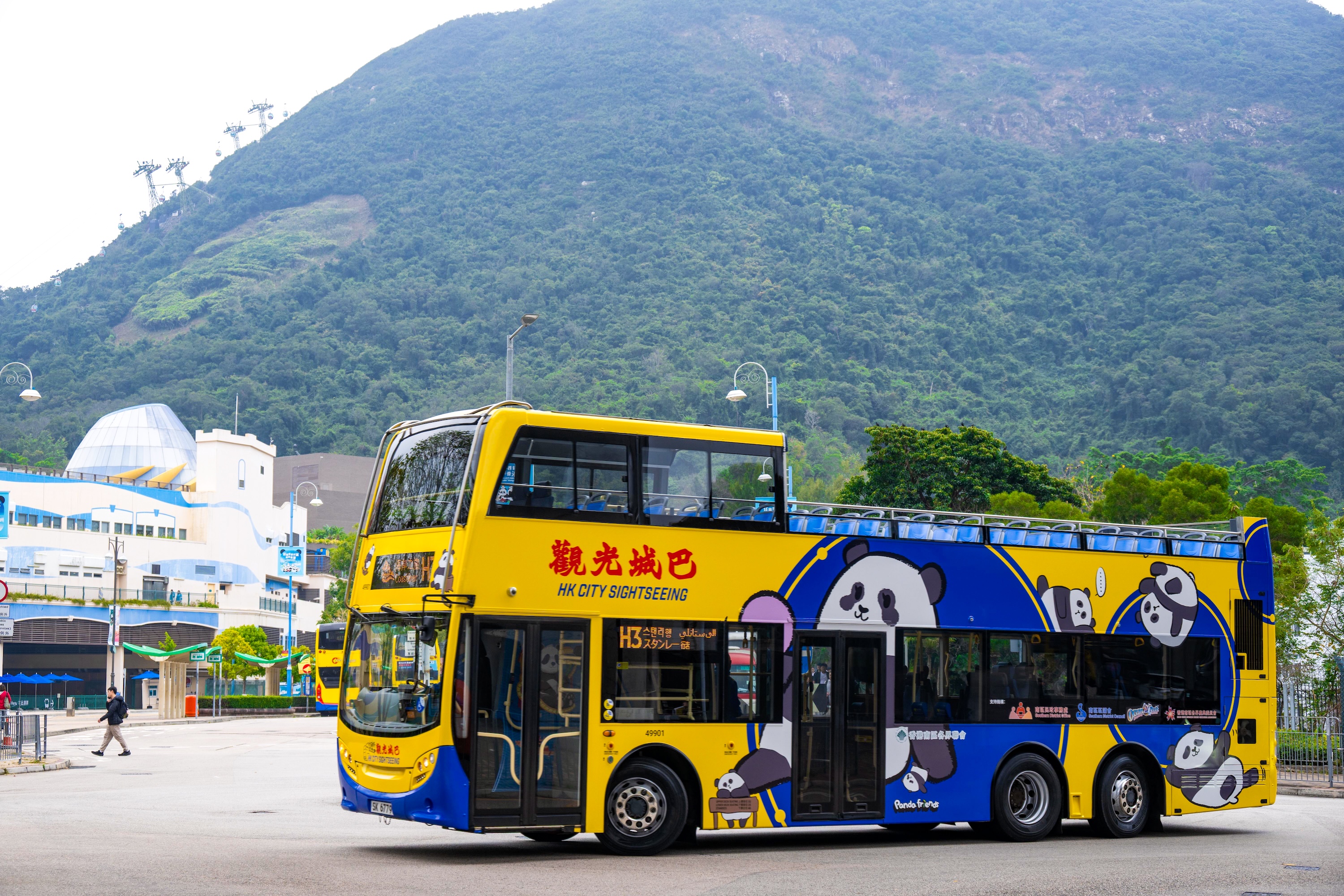 「观光城巴」-- 随上随下开篷巴士