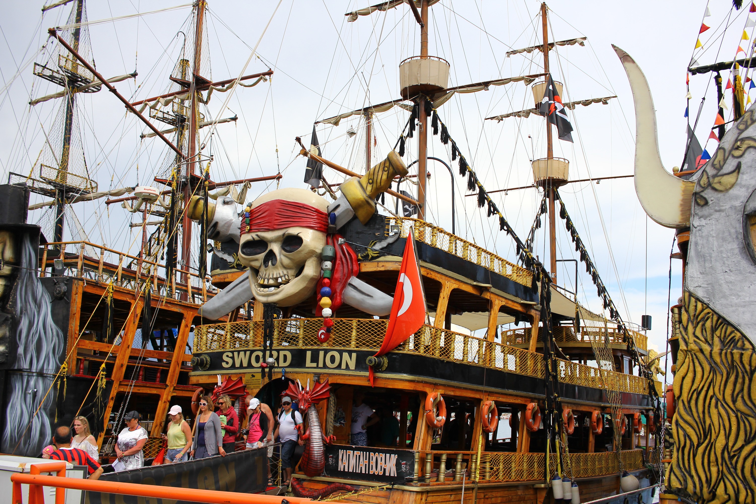 海盗船之旅 & 含午餐饮品（阿拉尼亚出发）