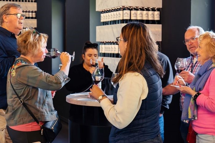 梅多克上午葡萄酒之旅 - 含开胃菜（波尔多出发）