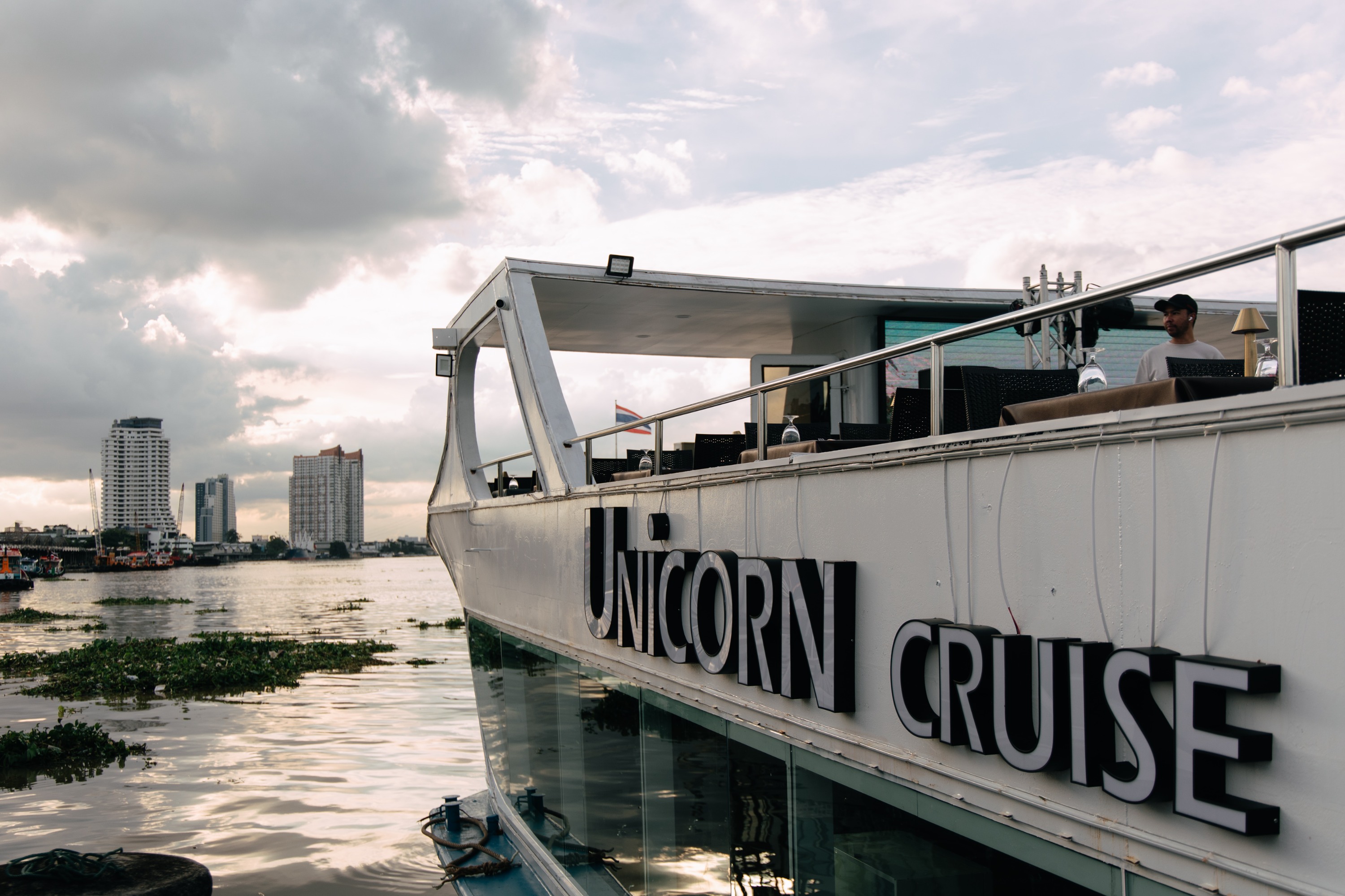 曼谷Unicorn Dinner晚餐游船