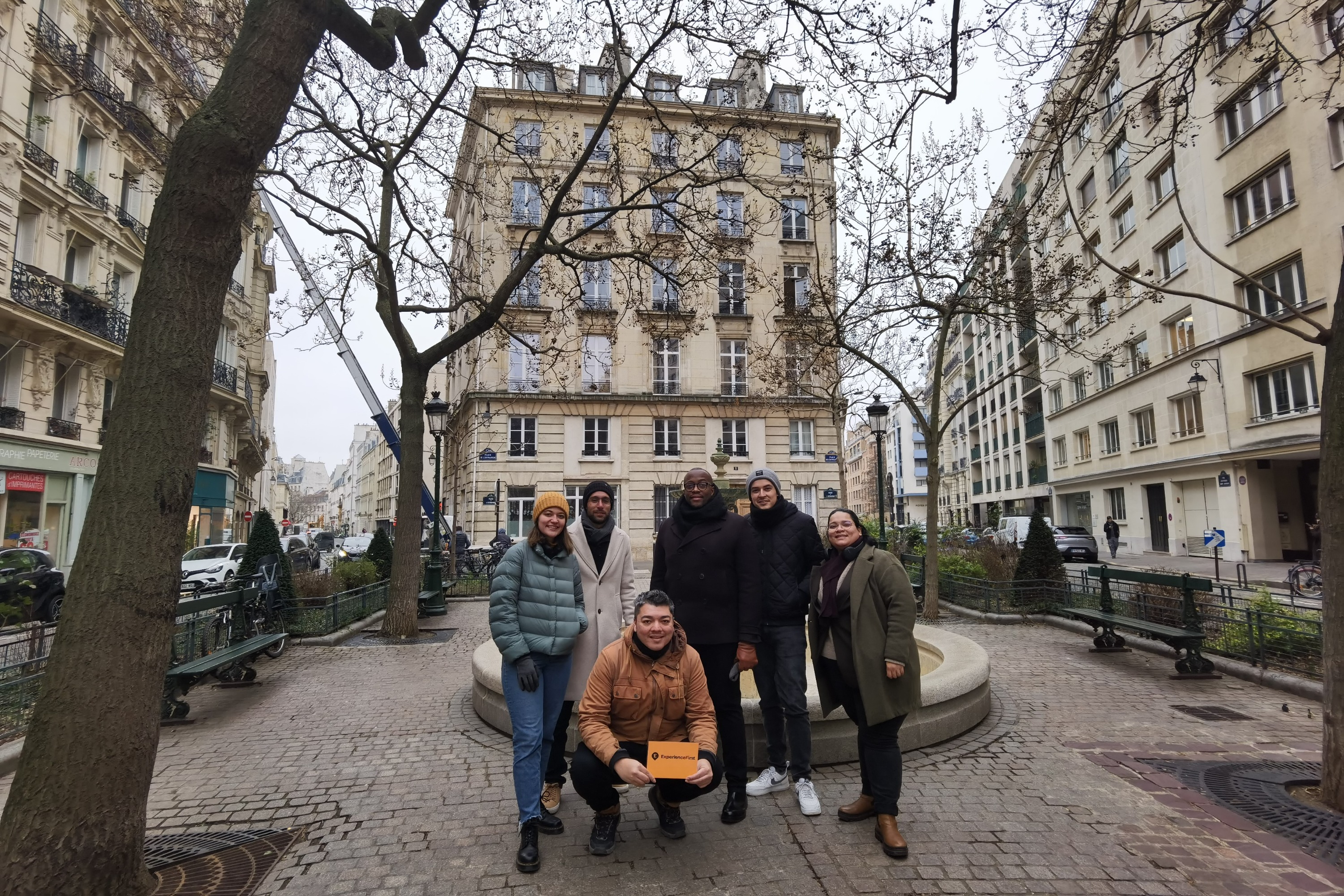 艾米丽在巴黎徒步之旅（含往返交通）