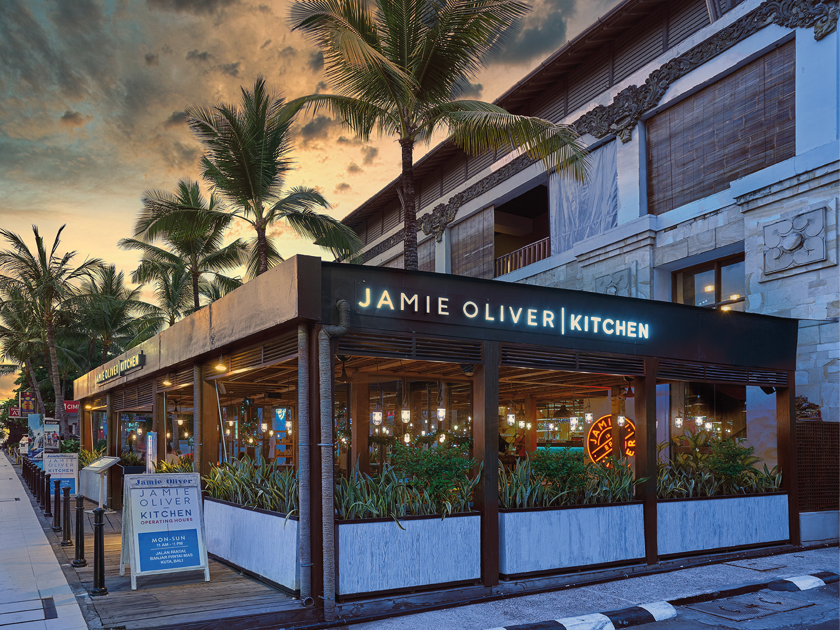 巴厘岛库塔Jamie Oliver Kitchen美食体验