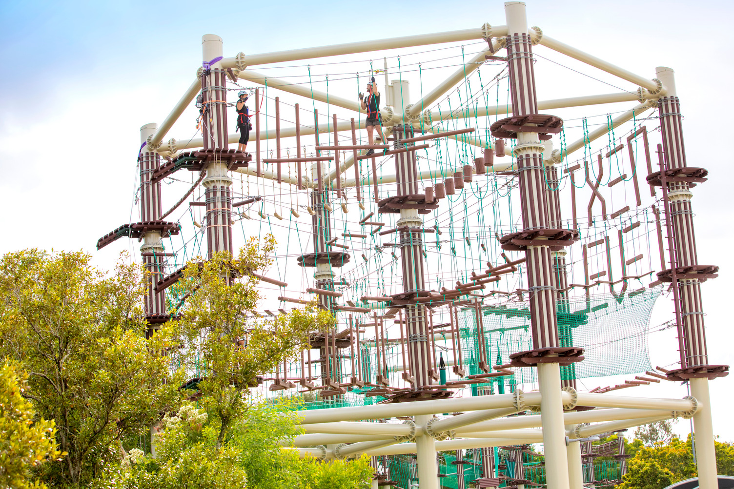 马鲁基多尔高级攀爬绳索体验