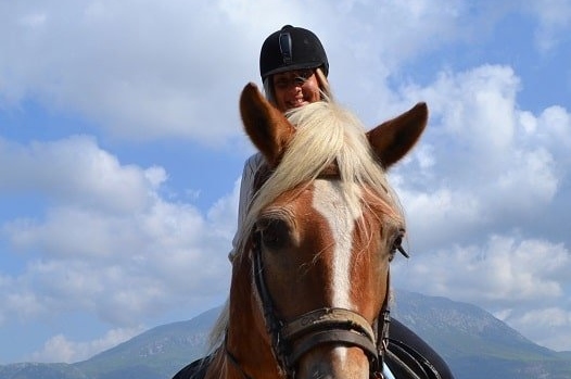 阿拉尼亚骑马体验