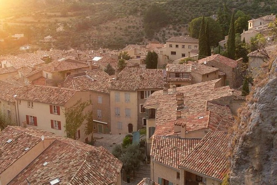 穆斯捷 - 圣玛丽（Moustiers-Sainte-Marie）& 韦尔东峡谷探索之旅（普罗旺斯地区艾克斯出发）