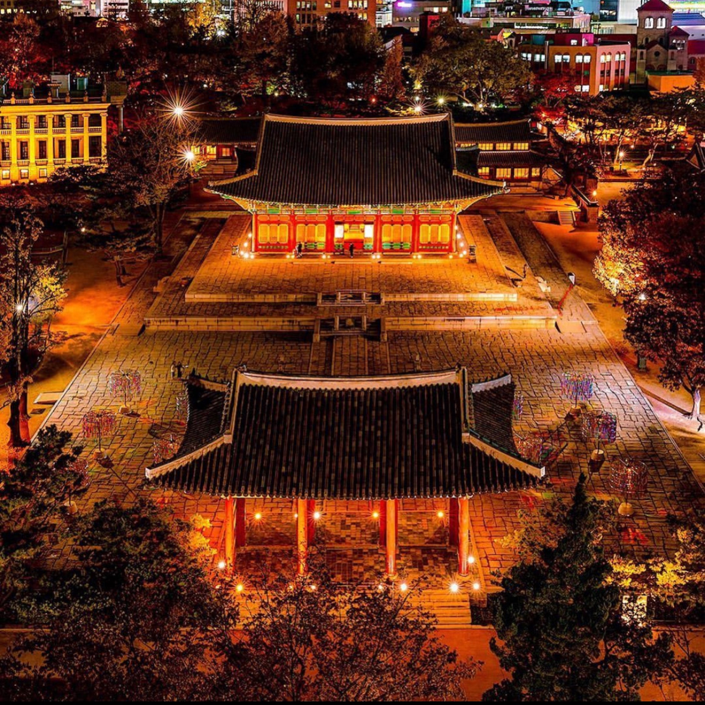 首尔宫殿 & 塔探索夜游