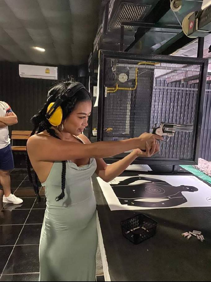 普吉芭东射击场体验