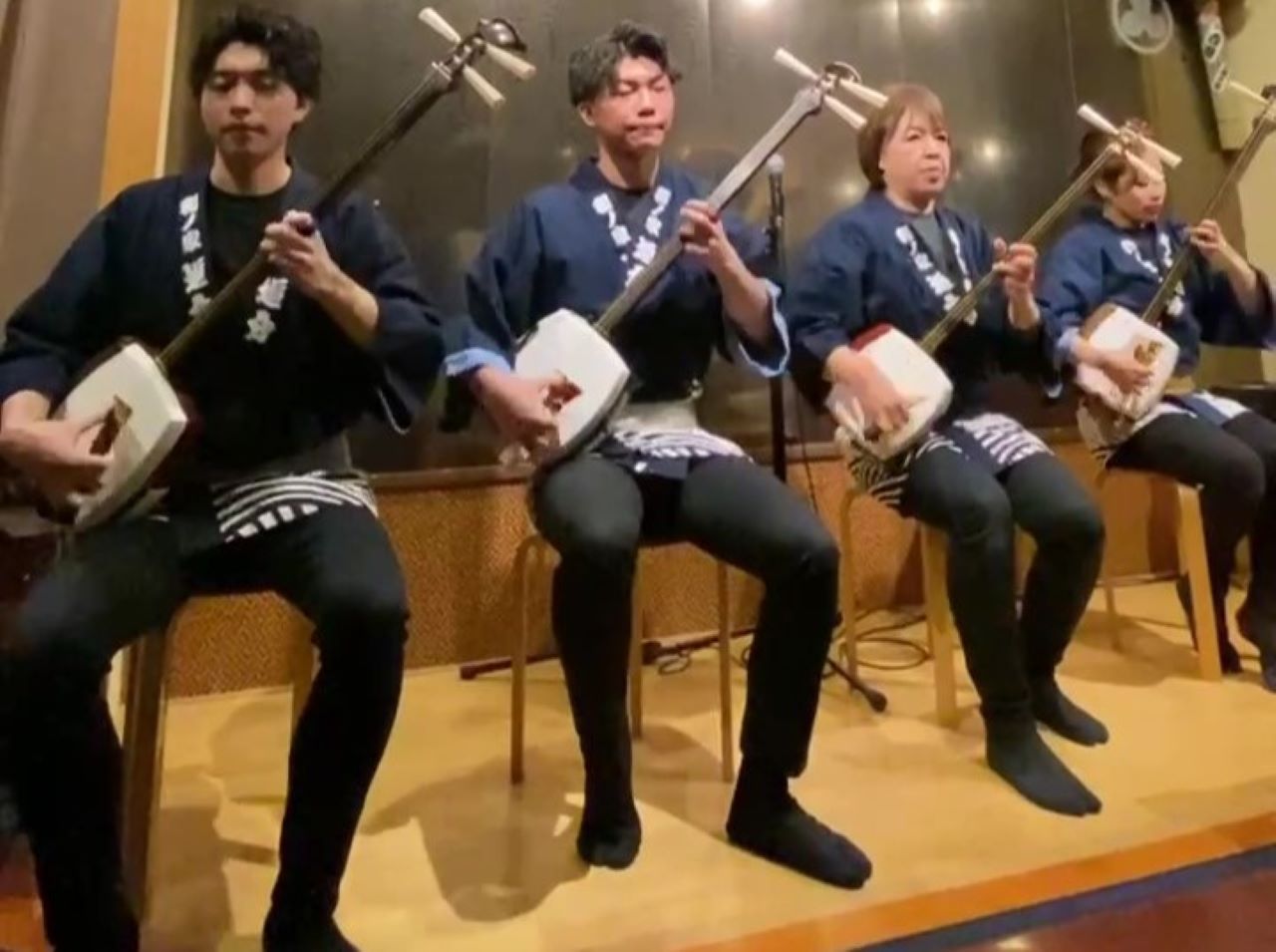 日本传统居酒屋晚餐 & 现场乐器表演