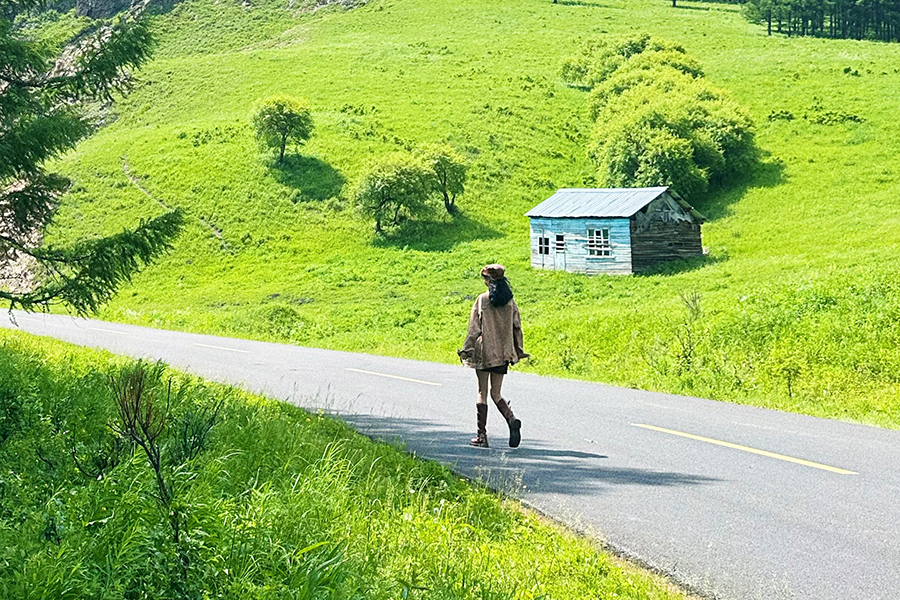 内蒙古呼伦贝尔梦幻草原7日（莫日格勒河+边境卡线+黑山头骑马+186彩带河VIP+满洲里+呼伦湖拴马桩+阿尔山森林公园+七仙湖）