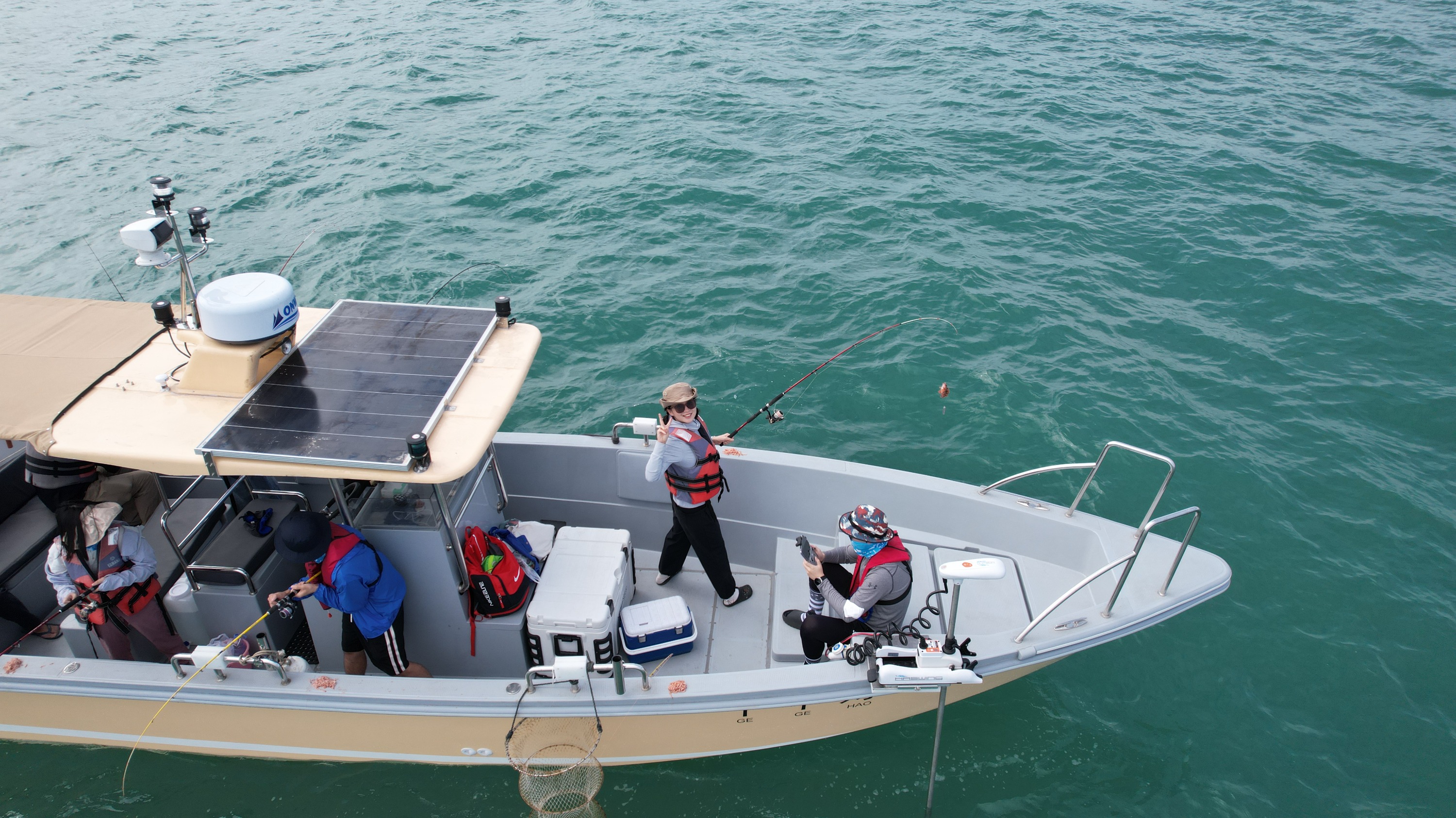 深圳大鹏夜钓鱿鱼之旅（多种豪华船型+现钓现煮+4小时包船出海畅游+小白易上手+专业教学）
