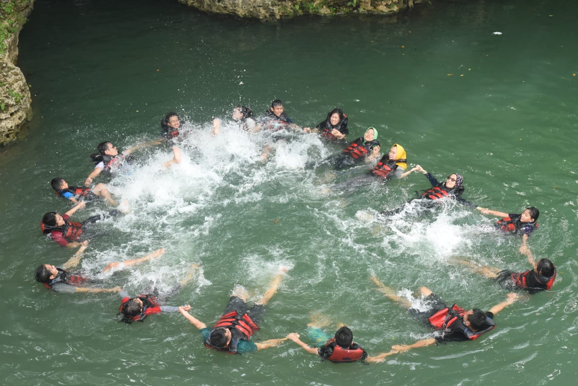 洞穴探索私人一日游（日惹出发）