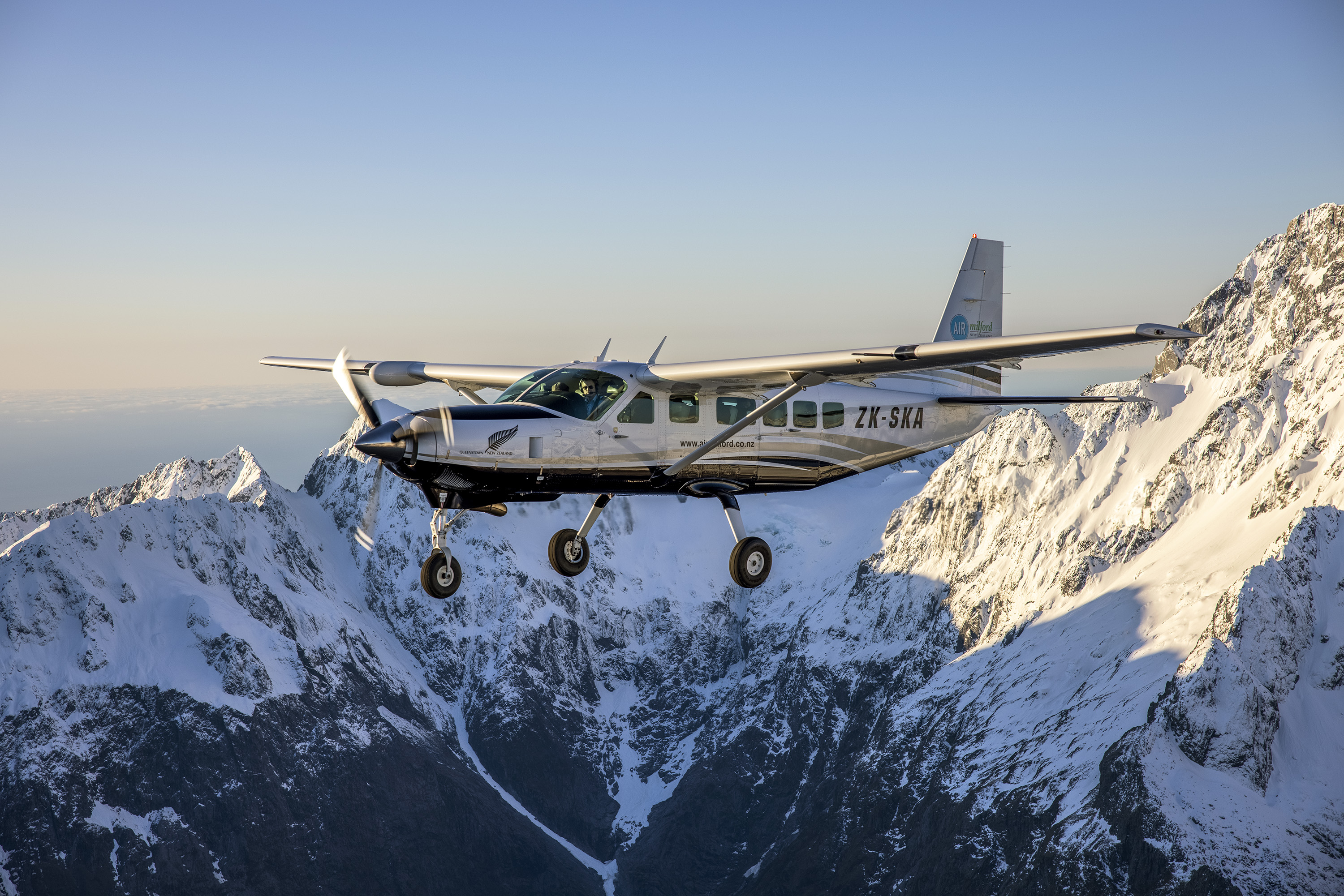 米尔福德峡湾景观飞行＆观光游船之旅（皇后镇出发）