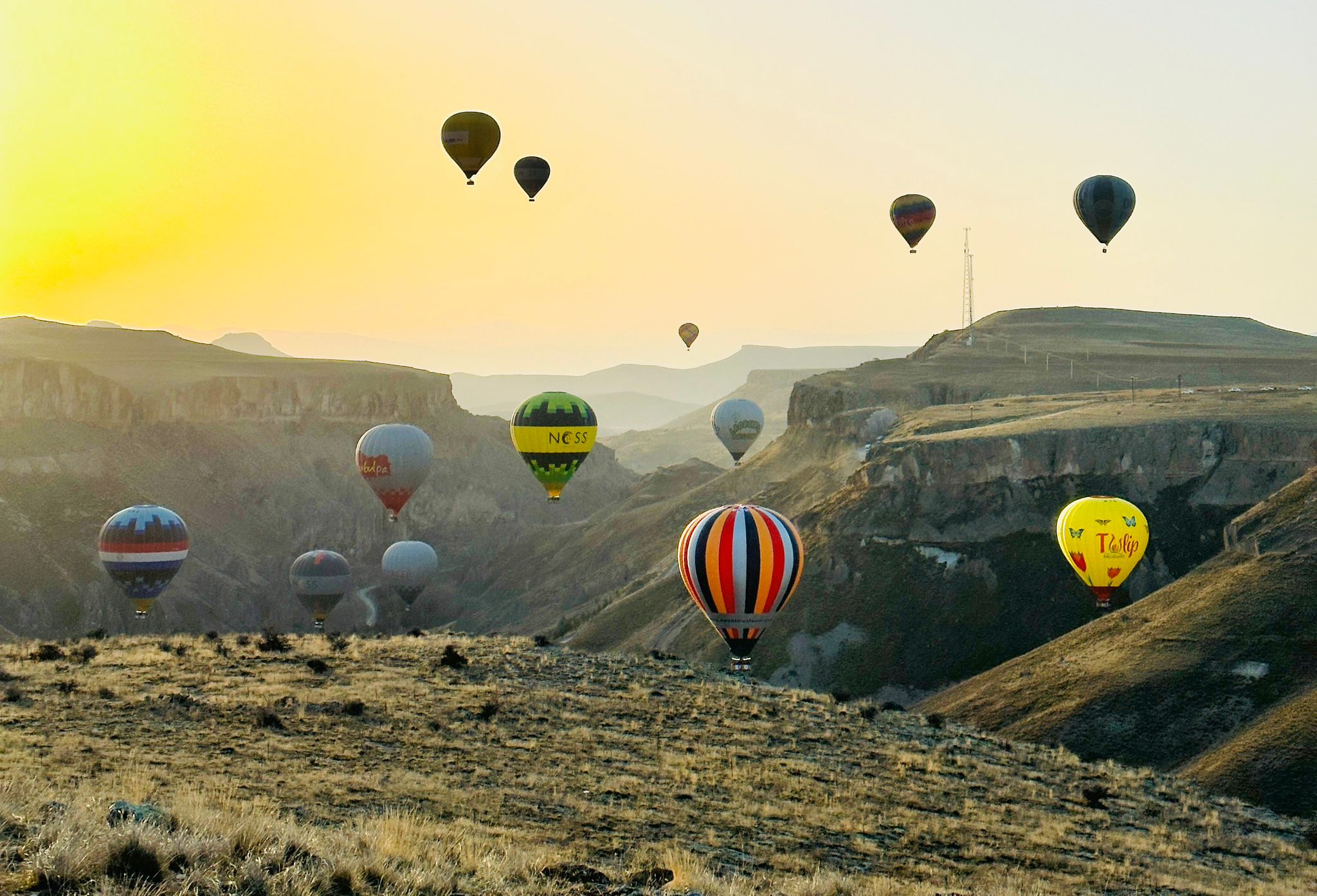 索安勒河山谷热气球体验