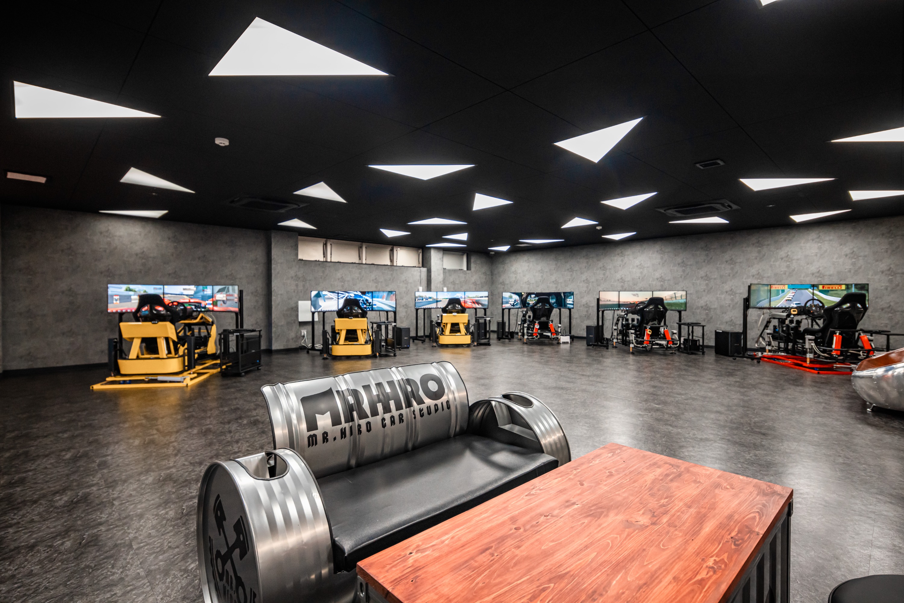 大阪｜头文字D主题馆｜跑车体验&专业赛车模拟器&crazy kart电动漂移车&咖啡酒吧