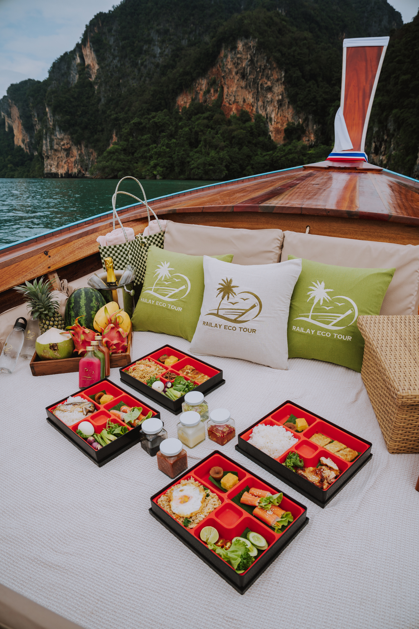 皮皮岛私人一日游（当地 / 豪华长尾船）