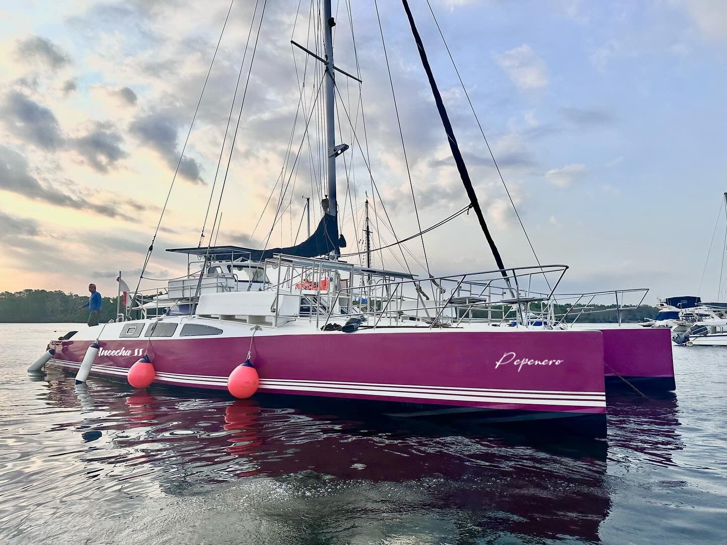 伦邦岸岛（Nusa Lembongan）一日游艇体验
