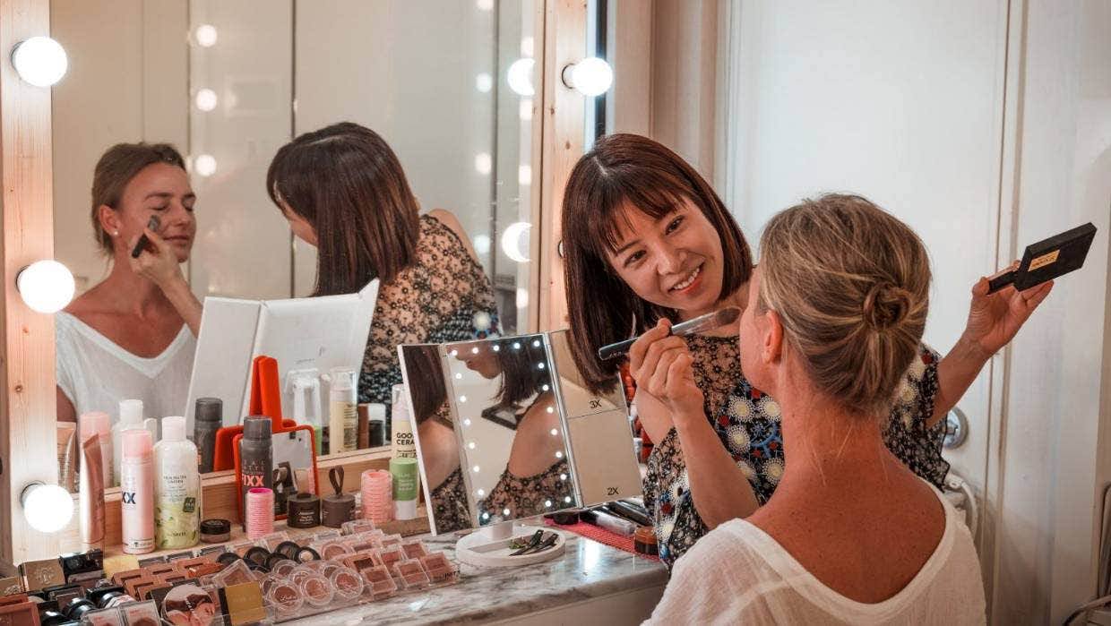 韩式美妆大师班：打造水光肌体验