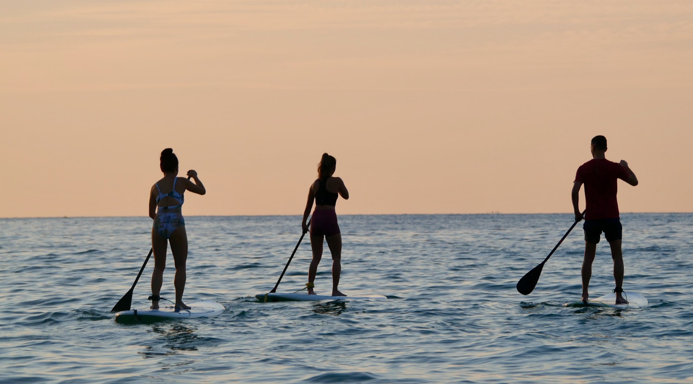 普吉岛 SUP 立式划桨＆冲浪体验（Talay Surf School 提供）