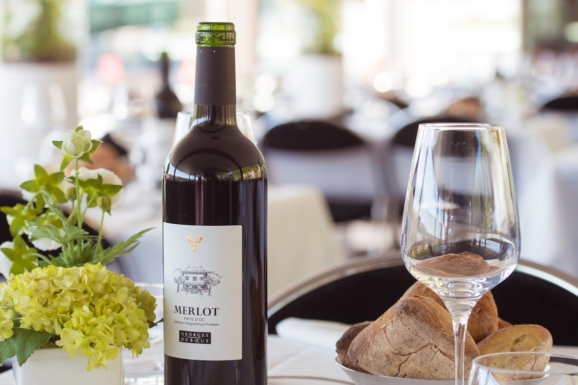 索恩河午餐游船巡航（Les Bateaux Lyonnais Hermes提供）