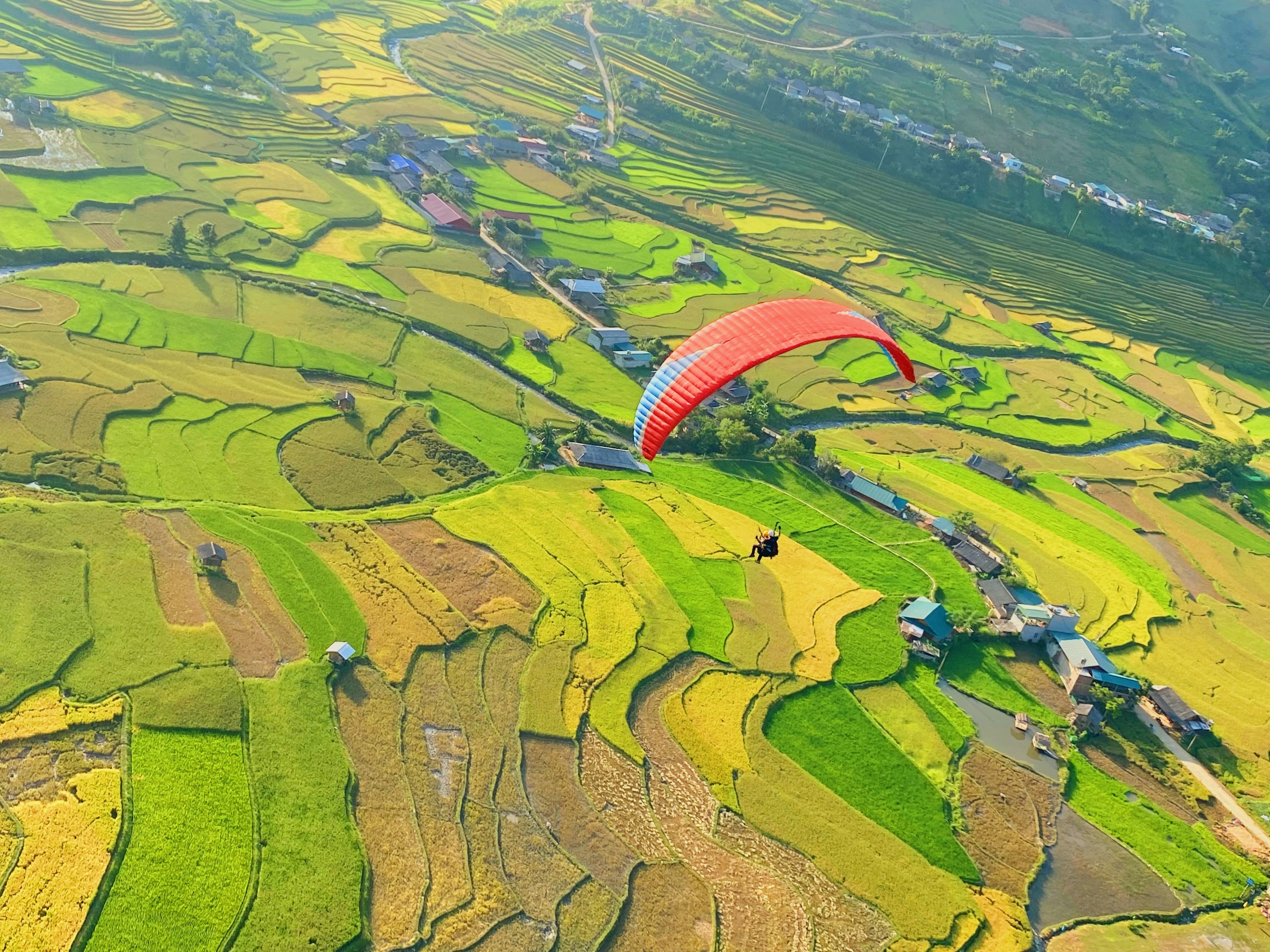 越南木江界（Mu Cang Chai）滑翔伞风景区飞行体验