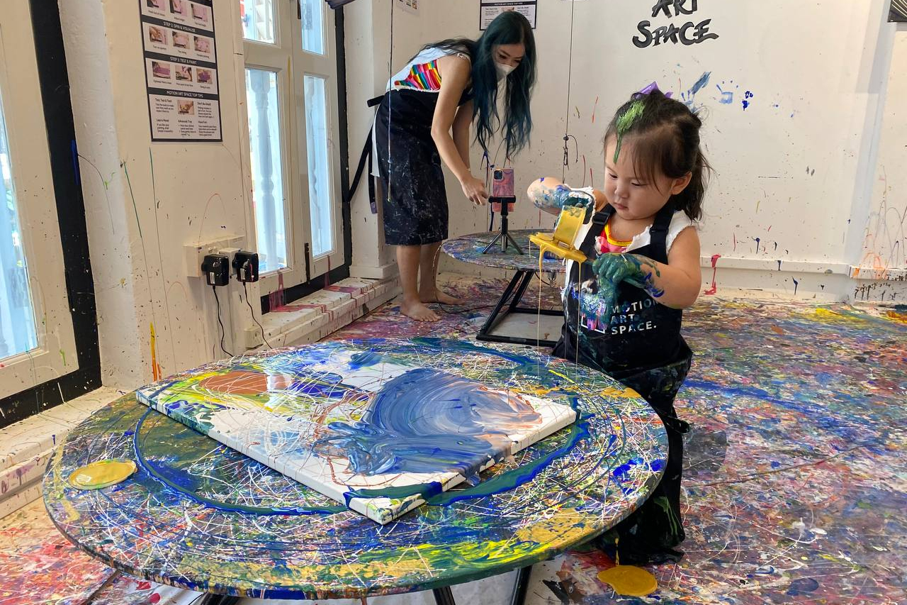 牛顿运动定律自助绘画课程（Motion Art Space 提供）