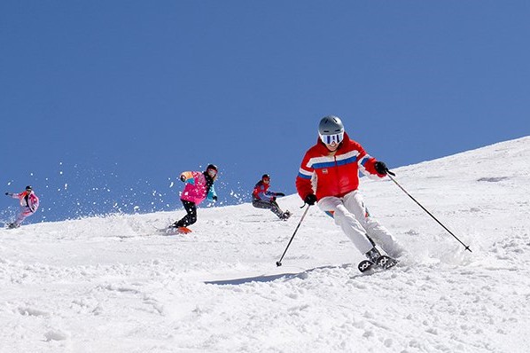 Thredbo 滑雪度假村一日游（雪梨出发）