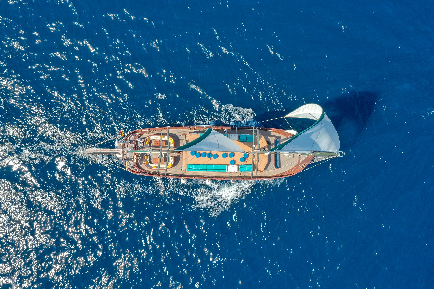 巴塞罗那日落观光巡游（含现场演出）