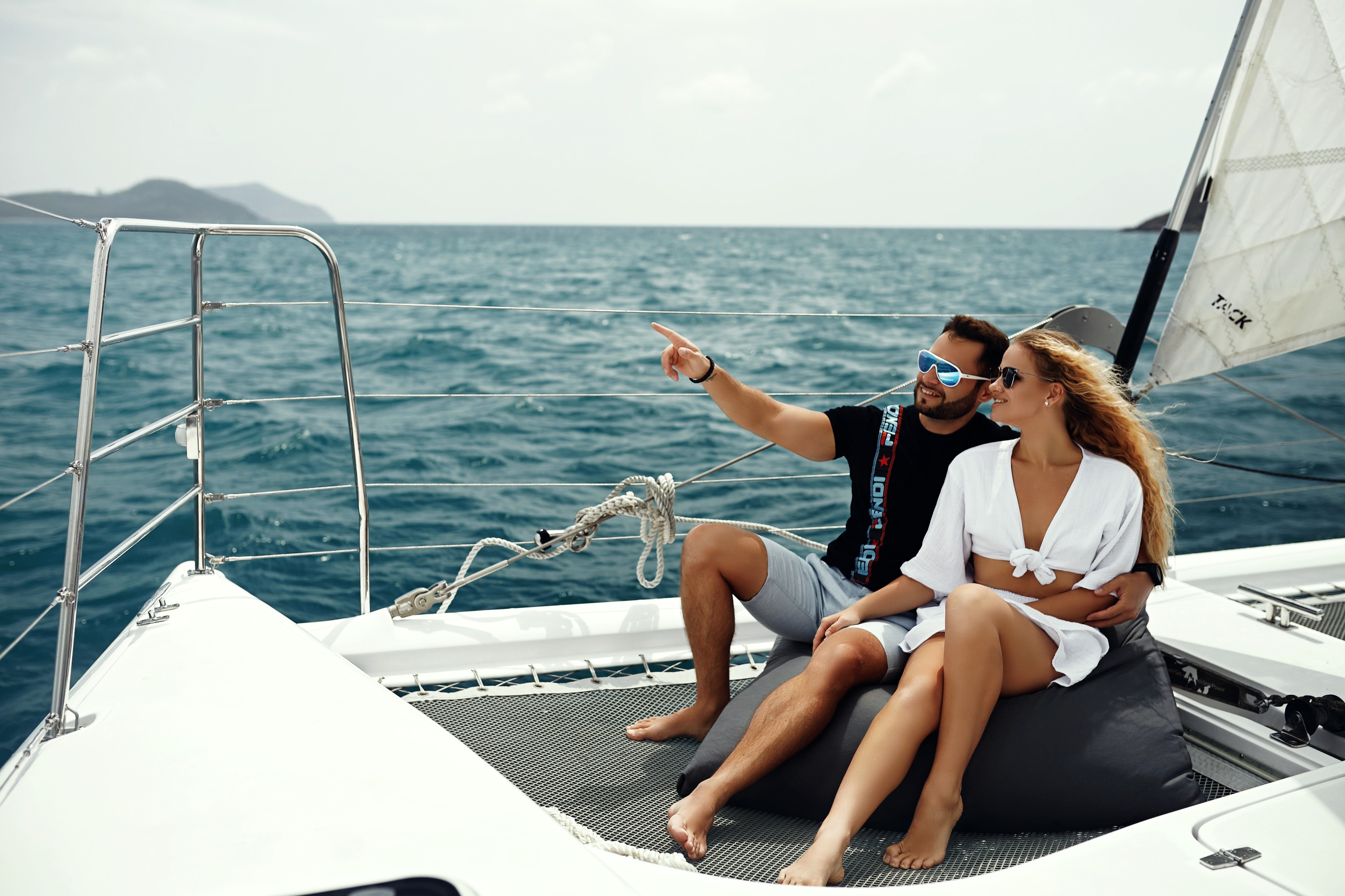 芽庄豪华游艇半日游（含BBQ派对＆饮料无限畅饮）