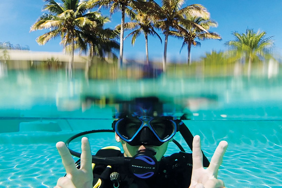 摩顿岛水肺潜水体验