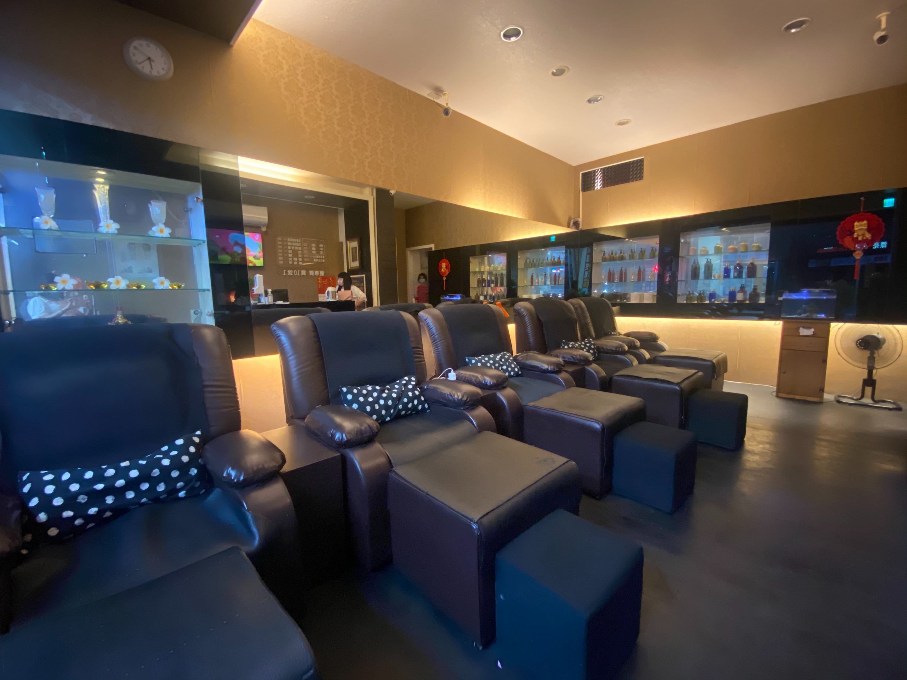 台中：五叶松足体养生馆按摩券