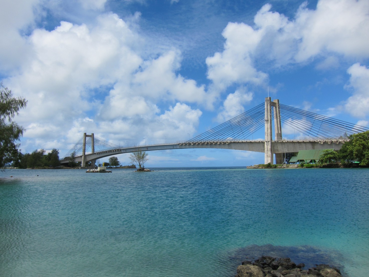 帛琉｜科罗尔市区观光｜KB大桥＆长堤公园＆国家历史博物馆｜当地下午茶