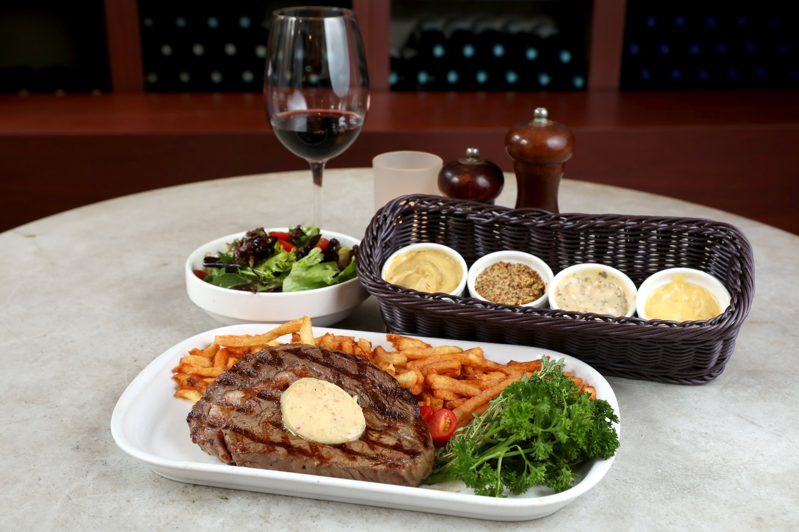 新加坡的Les Bouchons法式小酒馆和牛排馆