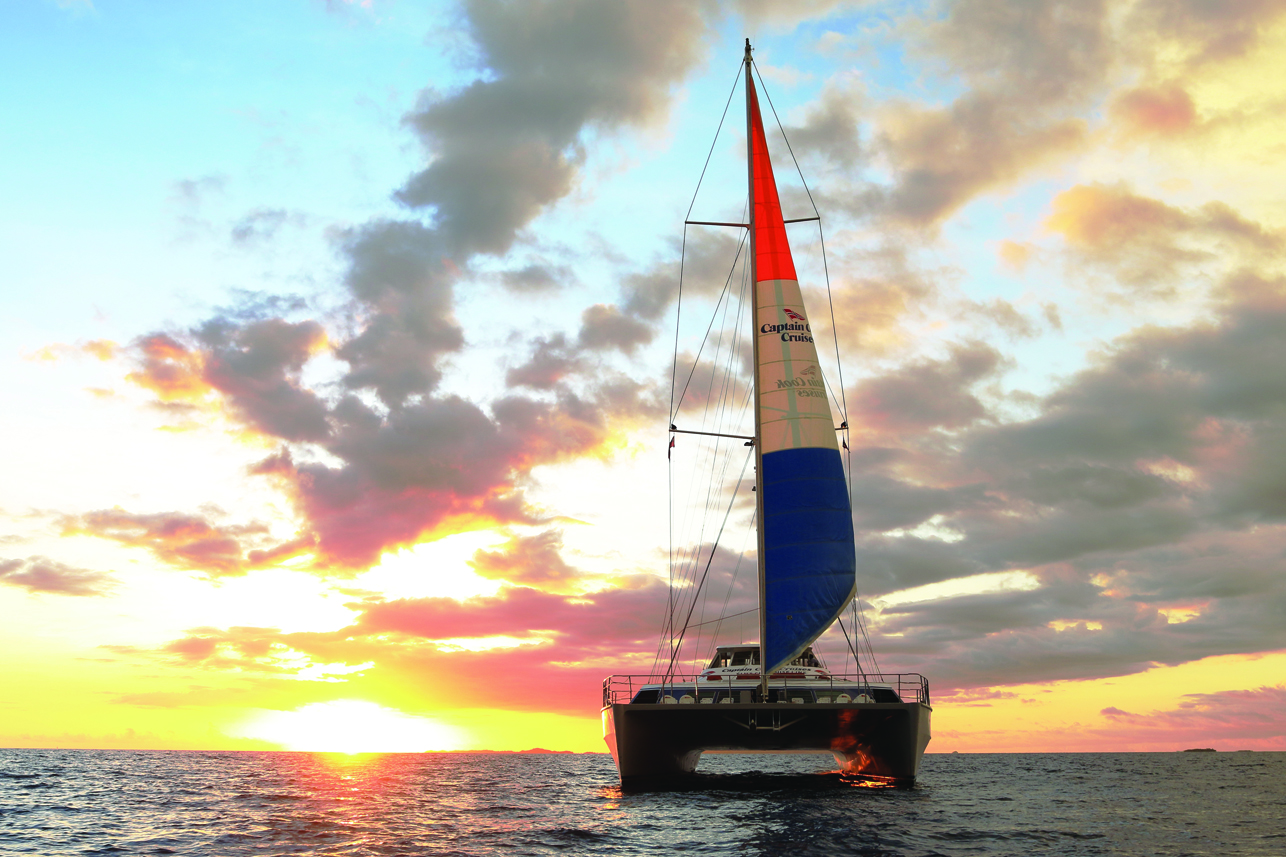 斐济马马努卡群岛日落晚餐游轮巡航