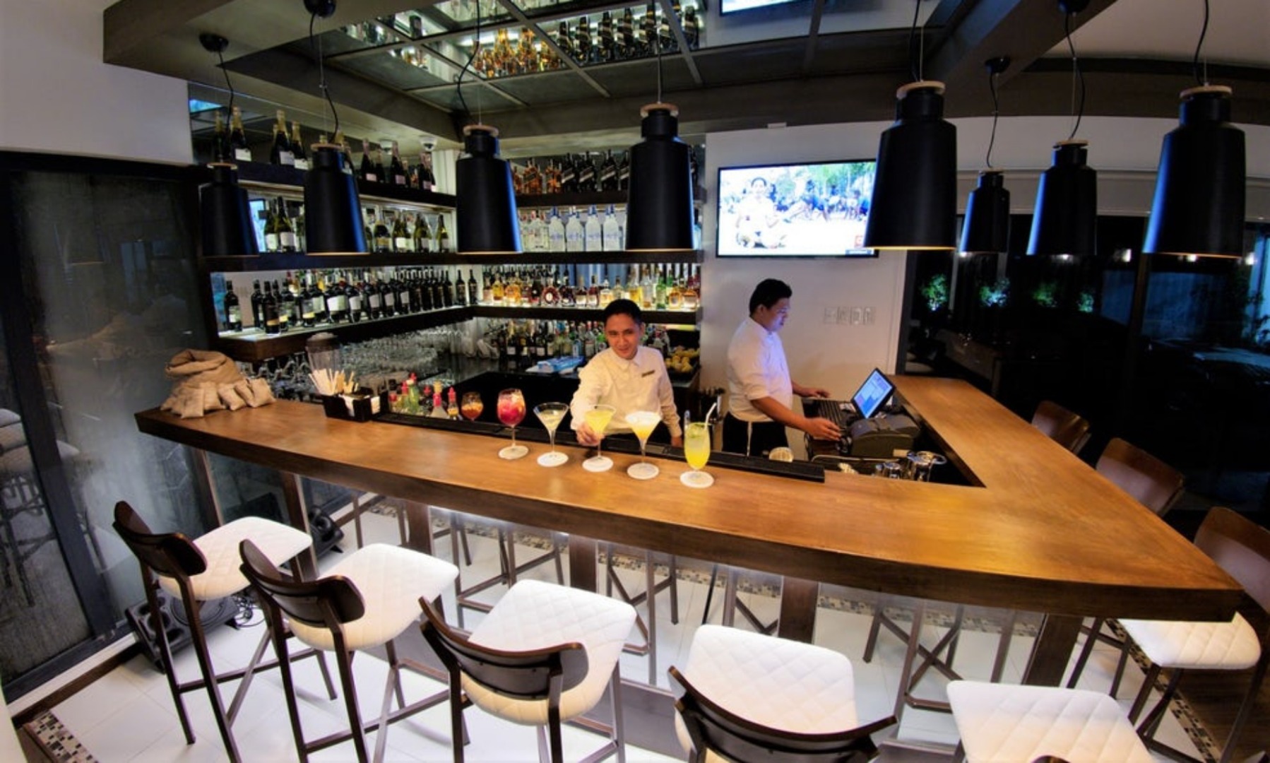 巴科罗鸡尾酒吧夜生活体验