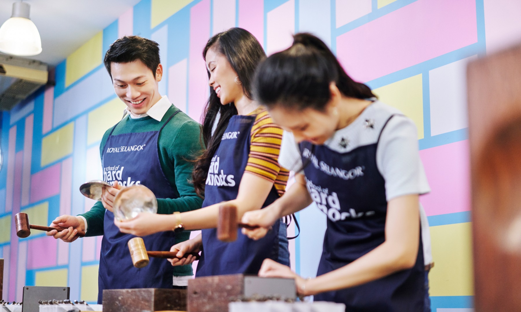 吉隆坡皇家雪兰莪游客中心锡器工作坊