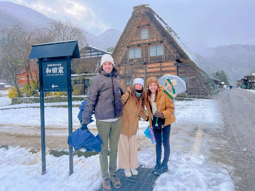 世界遗产白川乡和金泽一日游 (World Heritage Shirakawa-go and  Kanazawa Day Tour)