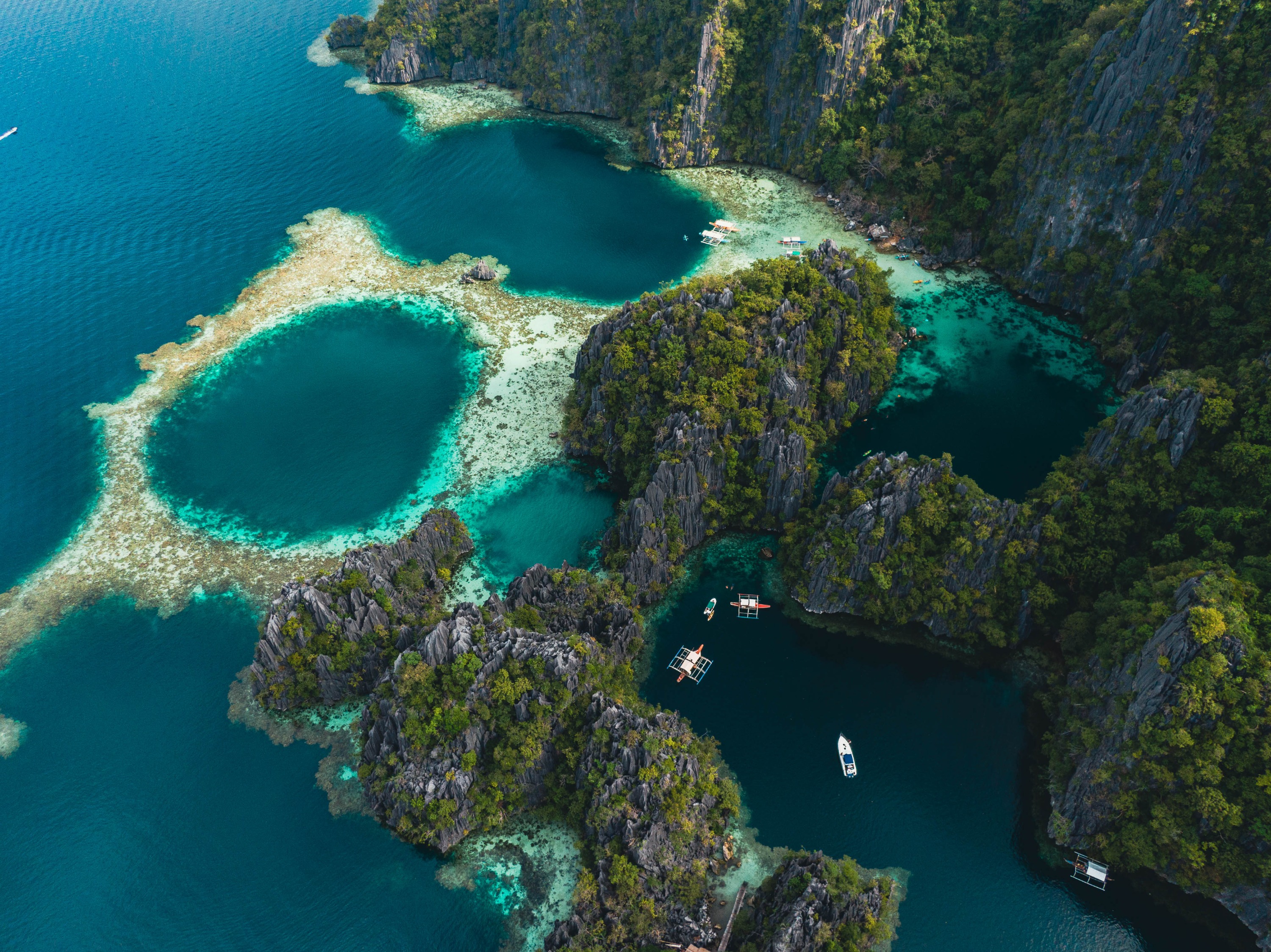 科隆岛游艇跳岛之旅