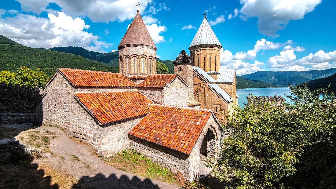 卡兹别吉＆古多里之旅（提比里斯出发）