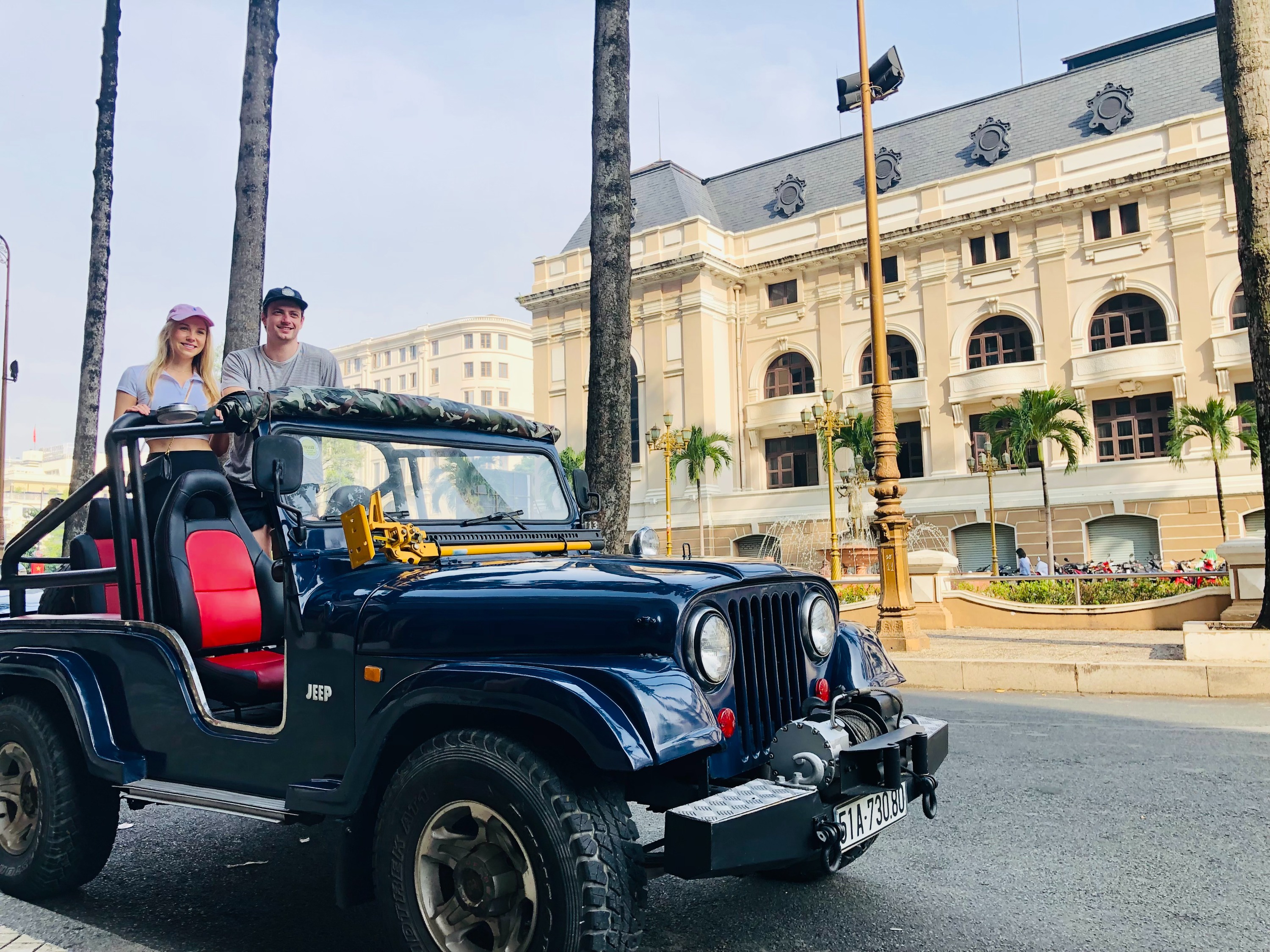 西贡夜间市区复古军用吉普车私人游