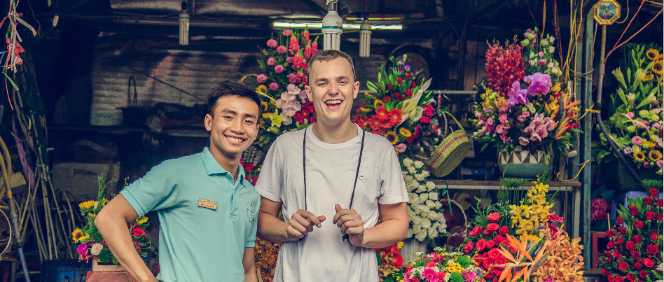 胡志明市热门景点摩托车半日游（奥黛女骑士）